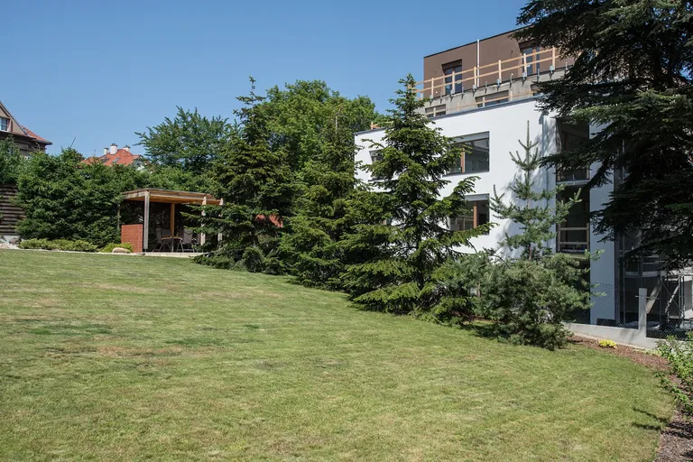 K Červenému dvoru, Strašnice - Prague 10 | Sale, Apartment, Three-bedroom (4+kk), 238 m²