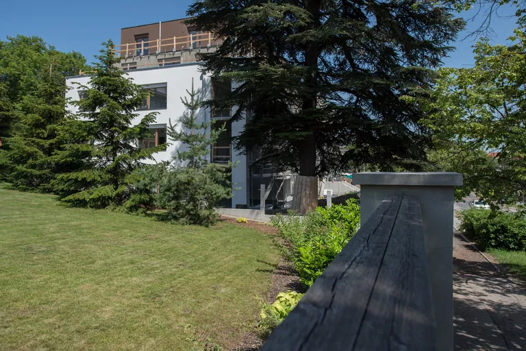 K Červenému dvoru, Strašnice - Prague 10 | Sale, Apartment, Three-bedroom (4+kk), 238 m²