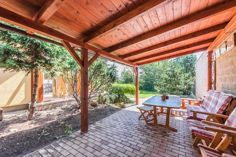 Tylova, Šestajovice - Praha-východ | Predaj, Rodinný dom, 5-izbový, 240 m²
