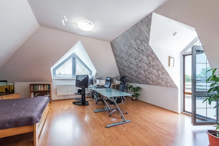 Tylova, Šestajovice - Praha-východ | Predaj, Rodinný dom, 5-izbový, 240 m²