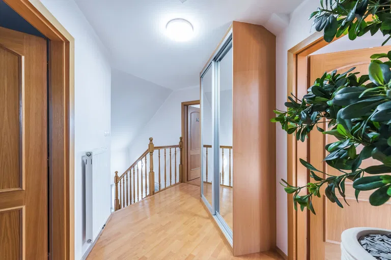 Tylova, Šestajovice - Praha-východ | Predaj, Rodinný dom, 5-izbový, 240 m²