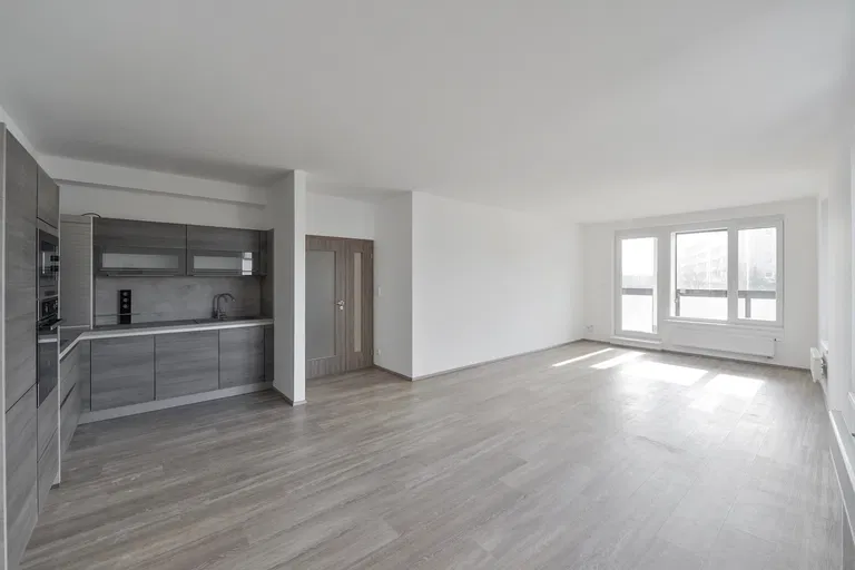 Makedonská, Střížkov - Praha 9 | Prenájom, Byt, 3-izbový, 107 m²