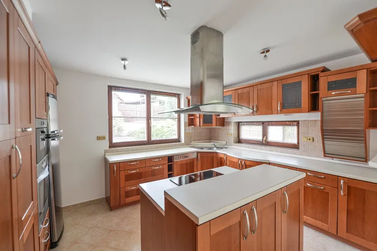 K Hlásku, Nebušice - Prague 6 | Rent, House, Five-bedroom (6+kk)
