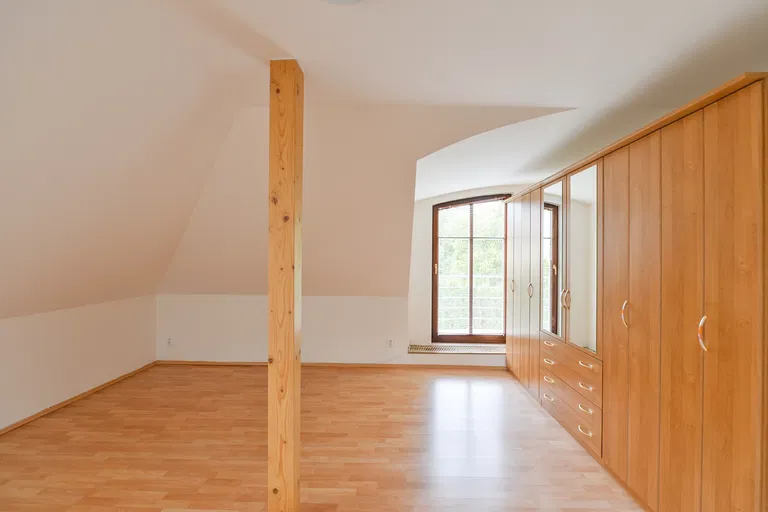 K Hlásku, Nebušice - Prague 6 | Rent, House, Five-bedroom (6+kk)