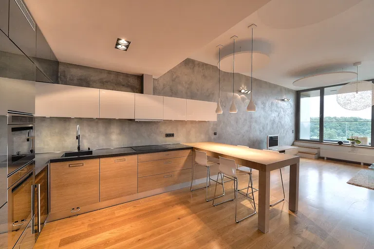 Mezitraťová, Hrdlořezy - Praha 9 | Prenájom, Byt, 3-izbový, 95 m²