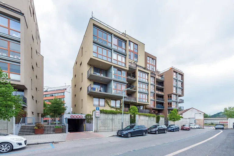 Varhulíkové, Holešovice - Praha 7 | Predaj, Byt, 2-izbový, 79 m²