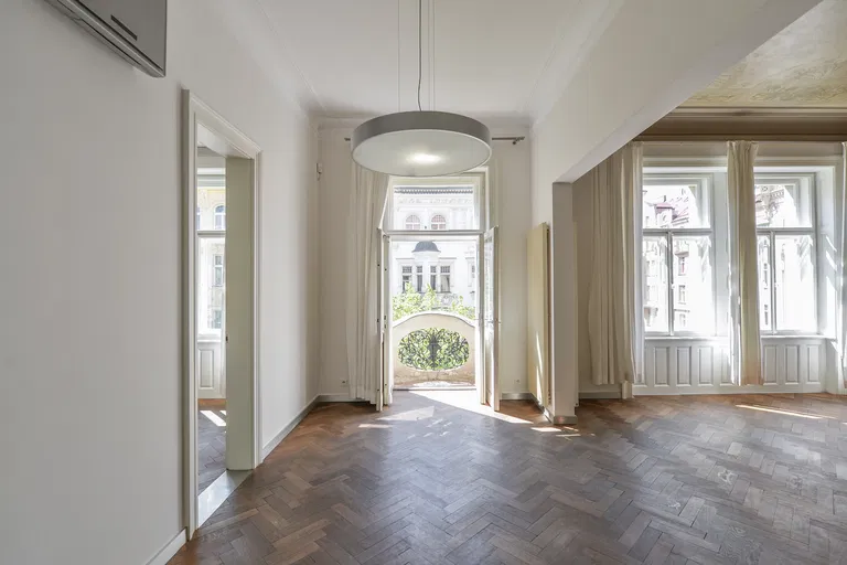 Pařížská, Staré Město - Prague 1 | Sale, Apartment, Two-bedroom (3+1), 117 m²