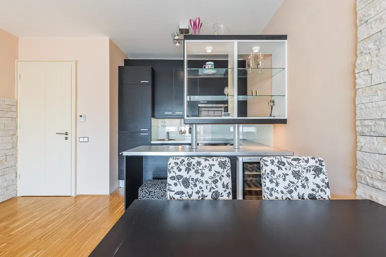Rohanské nábřeží, Karlín - Praha 8 | Prenájom, Byt, 2-izbový, 67 m²