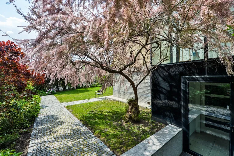 Benešovská, Vinohrady - Praha 10 | Prenájom, Rodinný dom, 5-izbový, 320 m²