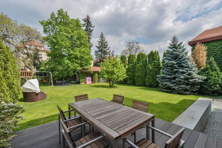 Benešovská, Vinohrady - Praha 10 | Prenájom, Rodinný dom, 5-izbový, 320 m²