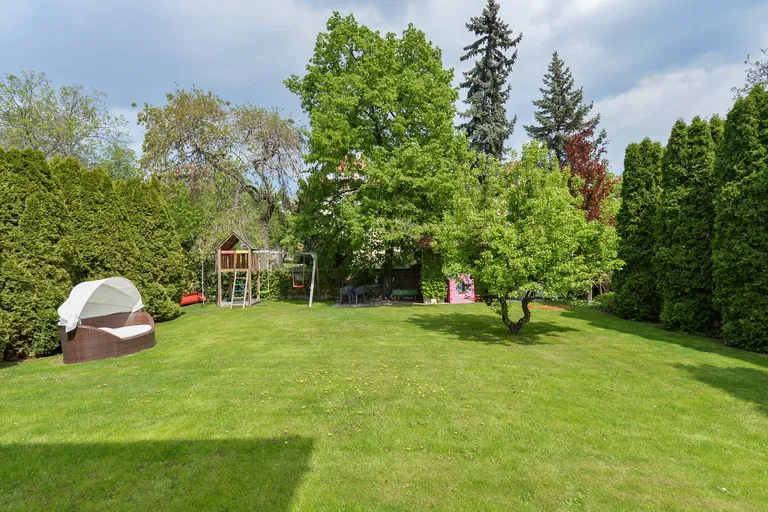 Benešovská, Vinohrady - Praha 10 | Prenájom, Rodinný dom, 5-izbový, 320 m²