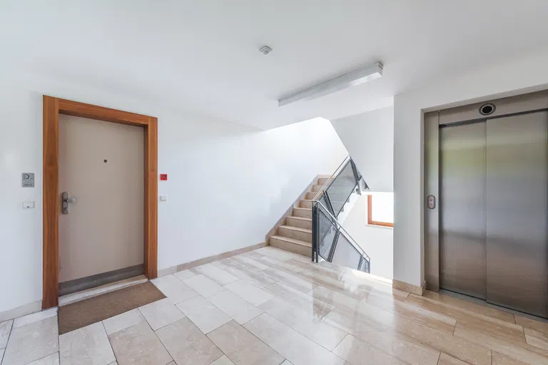 Paříkova, Vysočany - Prague 9 | Sale, Apartment, One-bedroom (2+kk), 61 m²