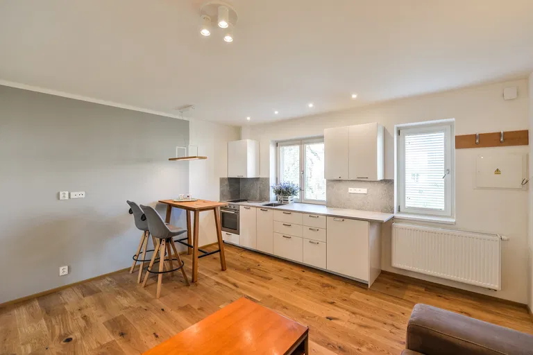 Na Černé hoře, Dejvice - Praha 6 | Prenájom, Byt, 2-izbový, 40 m²