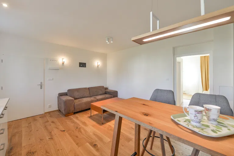 Na Černé hoře, Dejvice - Praha 6 | Prenájom, Byt, 2-izbový, 40 m²