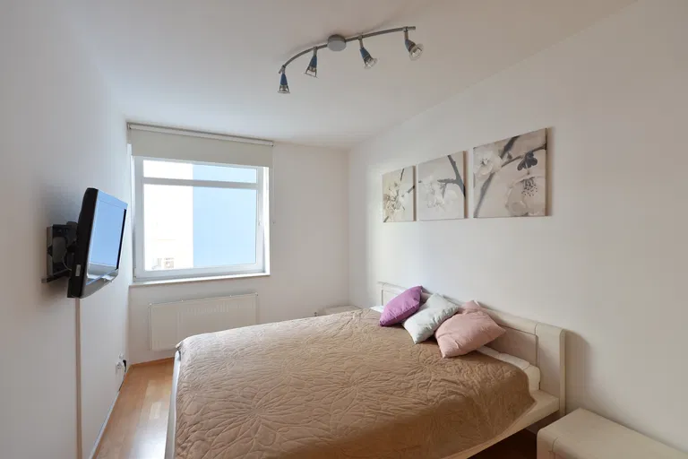 Nepilova, Vysočany - Praha 9 | Prenájom, Byt, 2-izbový, 50 m²