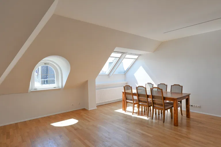 náměstí Jiřího z Poděbrad, Vinohrady - Praha 3 | Prenájom, Byt, 4-izbový, 150 m²