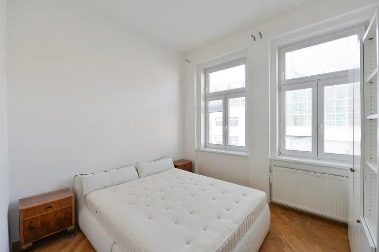 Šafaříkova, Vinohrady - Prague 2 | Sale, Apartment, One-bedroom (2+kk), 45 m²