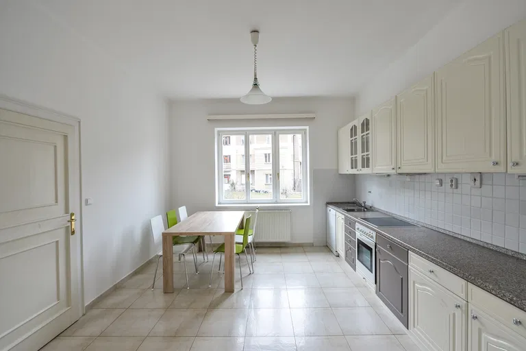 Nad Zlíchovem, Hlubočepy - Praha 5 | Prenájom, Byt, 4-izbový, 140 m²