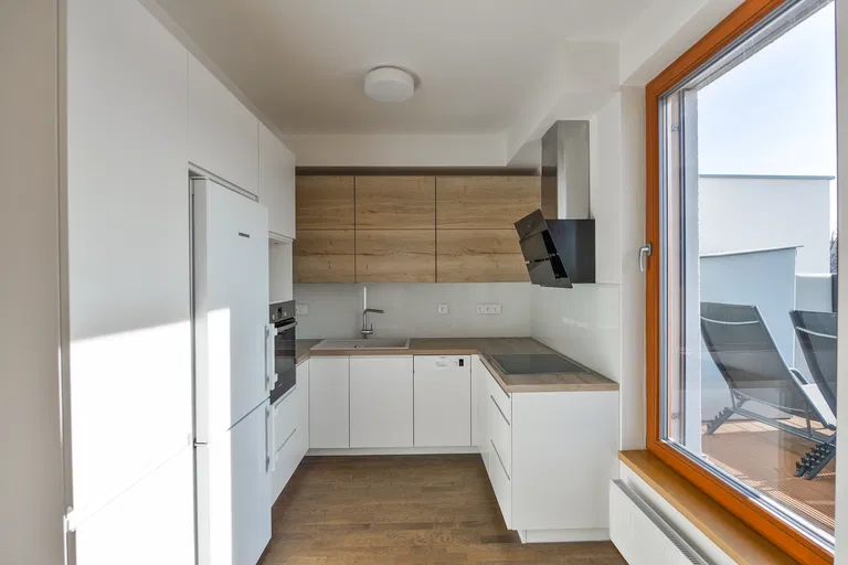 U Hranic, Strašnice - Praha 10 | Prenájom, Byt, 3-izbový, 132 m²