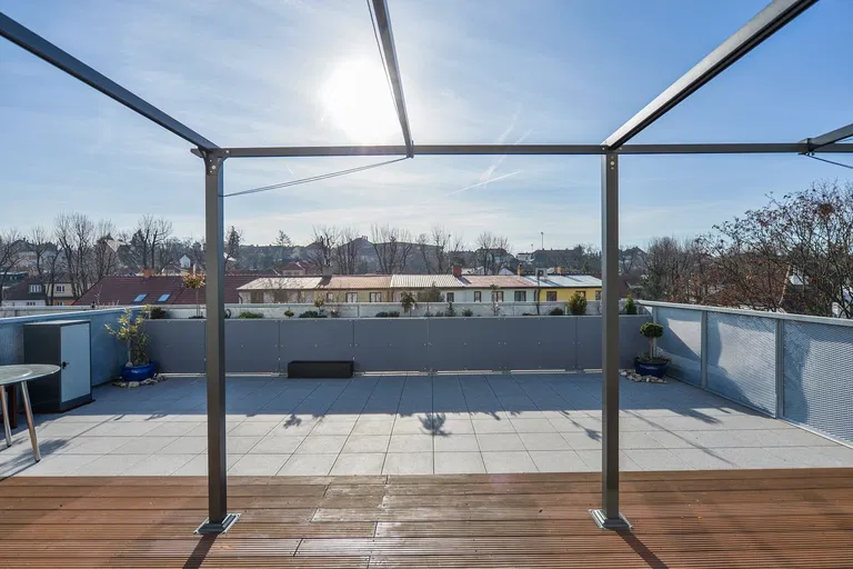 U Hranic, Strašnice - Praha 10 | Prenájom, Byt, 3-izbový, 132 m²