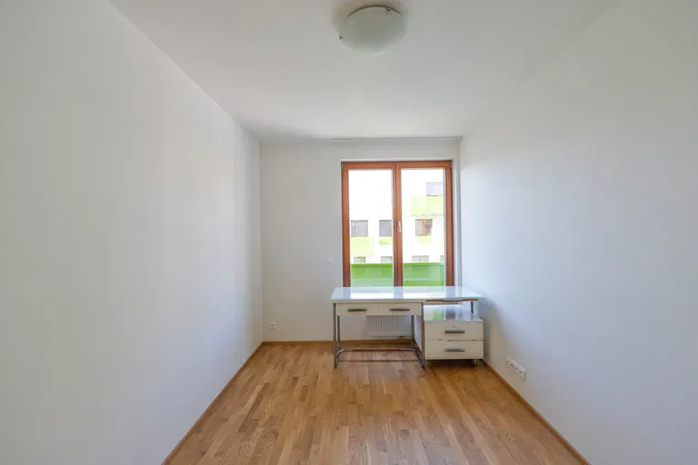 U Hranic, Strašnice - Praha 10 | Prenájom, Byt, 3-izbový, 132 m²