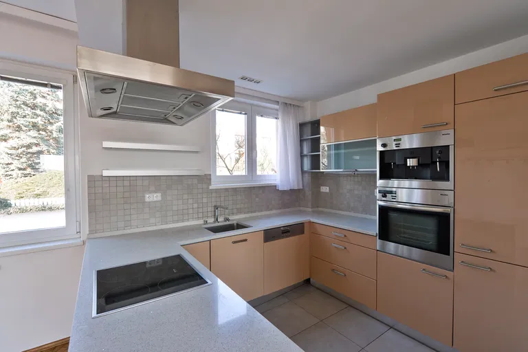 Na Míčánce, Dejvice - Praha 6 | Prenájom, Rodinný dom, 4-izbový, 190 m²