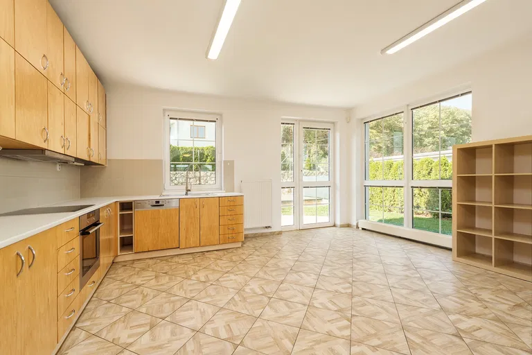 Hatě, Brno - Ivanovice - Brno-město | Predaj, Rodinný dom, 6-izbový, 320 m²