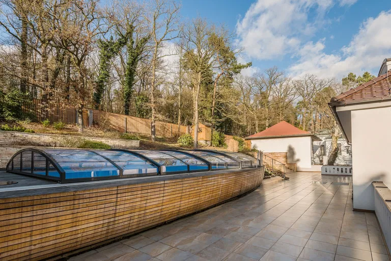 V Lučinách, Hodkovičky - Prague 4 | Sale, House, Seven-bedroom (8+1), 714 m²