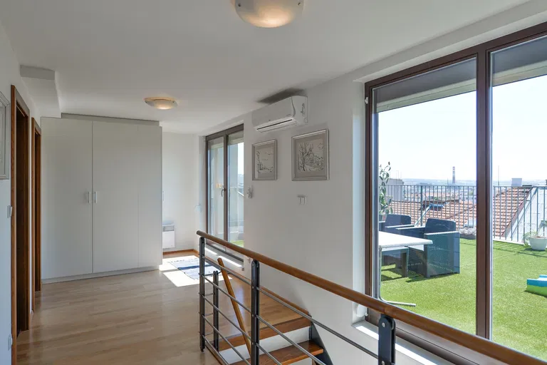 Mezírka, Brno - střed - Brno-město | Sale, Apartment, Three-bedroom (4+kk), 165 m²