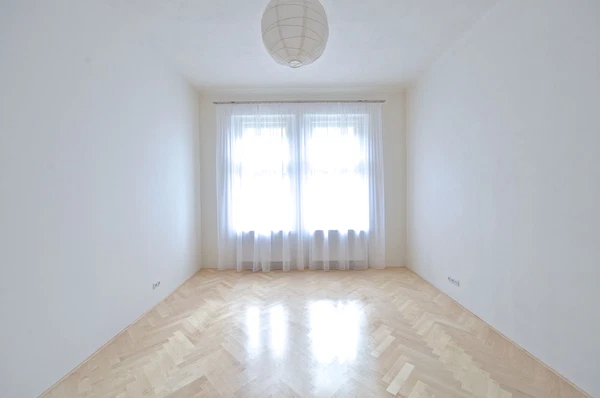 Trojanova, Nové Město - Prague 2 | Rent, Apartment, Three-bedroom (4+1), 135 m²