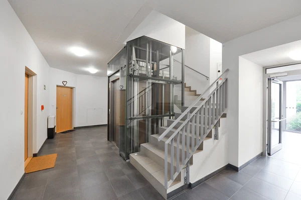 Nademlejnská, Hloubětín - Praha 9 | Pronájem, Byt, 3+kk, 94 m²