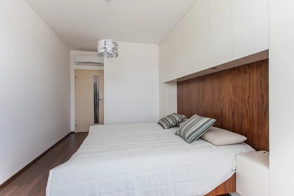 Jednořadá, Bubeneč - Prague 6 | Sale, Apartment, Two-bedroom (3+kk), 143 m²