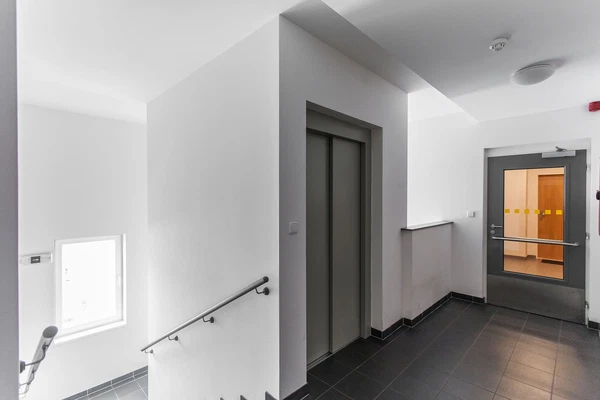 Jednořadá, Bubeneč - Prague 6 | Sale, Apartment, Two-bedroom (3+kk), 143 m²