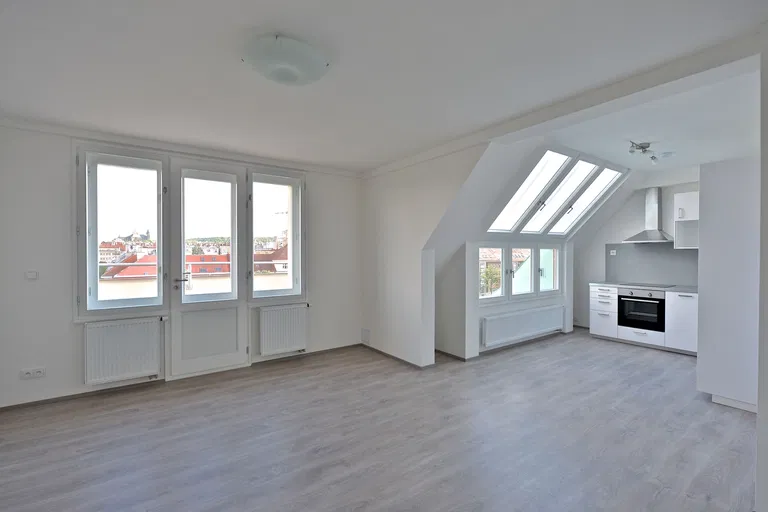 Náměstí Interbrigády, Bubeneč - Praha 6 | Pronájem, Byt, 4+kk, 128 m²