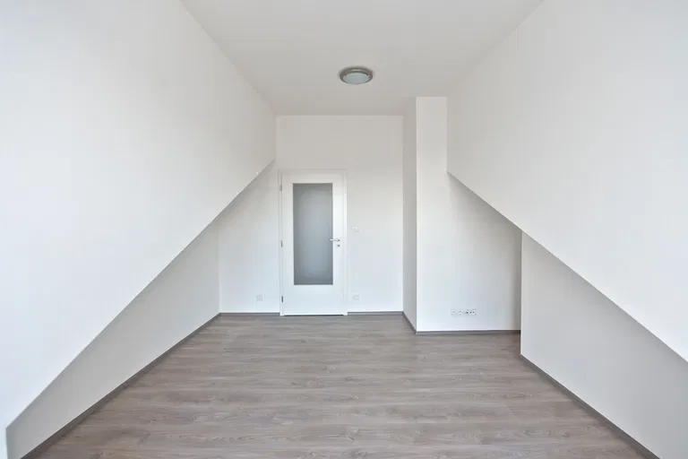 Náměstí Interbrigády, Bubeneč - Praha 6 | Pronájem, Byt, 4+kk, 128 m²