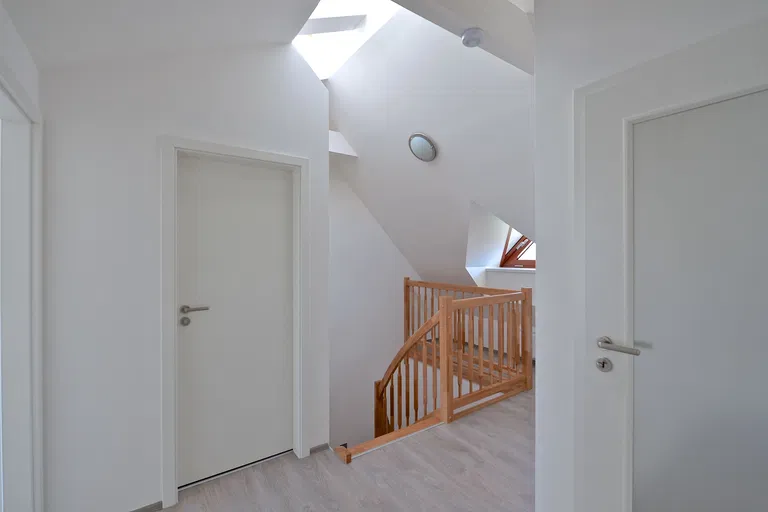 Náměstí Interbrigády, Bubeneč - Praha 6 | Pronájem, Byt, 4+kk, 128 m²