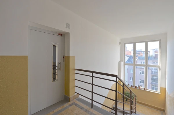 Náměstí Interbrigády, Bubeneč - Praha 6 | Pronájem, Byt, 4+kk, 107 m²