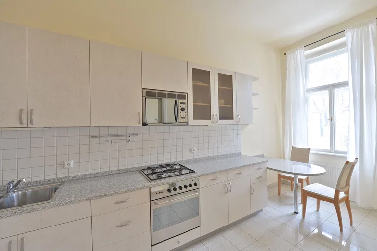 Polská, Vinohrady - Prague 2 | Rent, Apartment, Two-bedroom (3+1), 109 m²