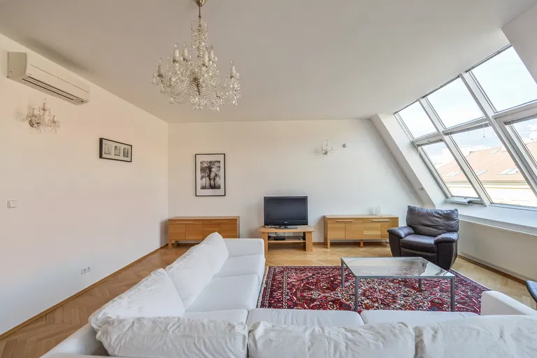Mánesova, Vinohrady - Praha 2 | Prenájom, Byt, 3-izbový, 134 m²