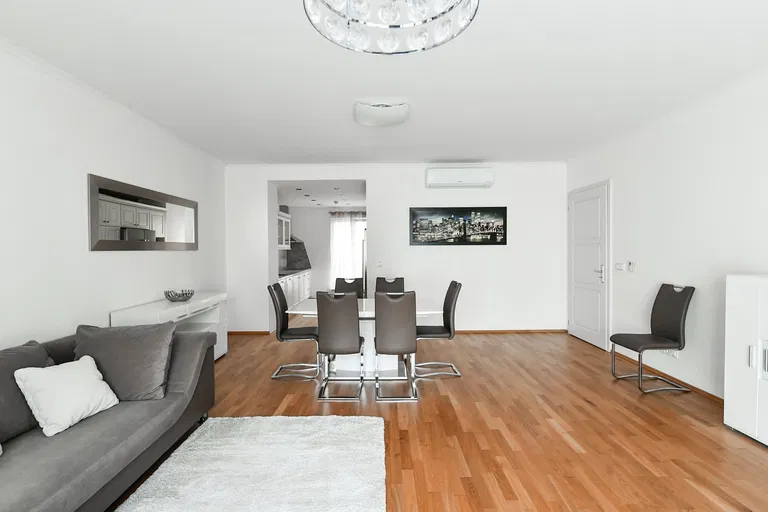 Senovážné náměstí, Nové Město - Praha 1 | Predaj, Byt, 2-izbový, 107 m²