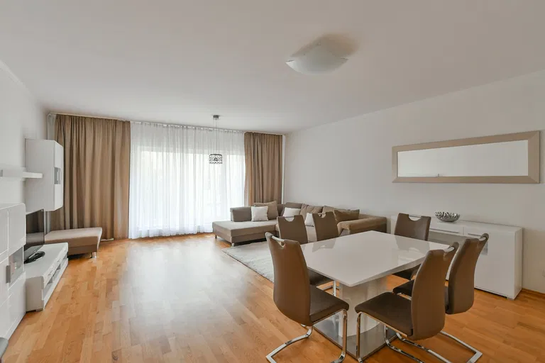 Senovážné náměstí, Nové Město - Praha 1 | Predaj, Byt, 2-izbový, 107 m²