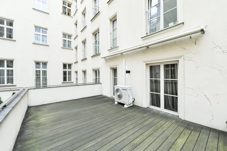 Senovážné náměstí, Nové Město - Praha 1 | Predaj, Byt, 2-izbový, 107 m²