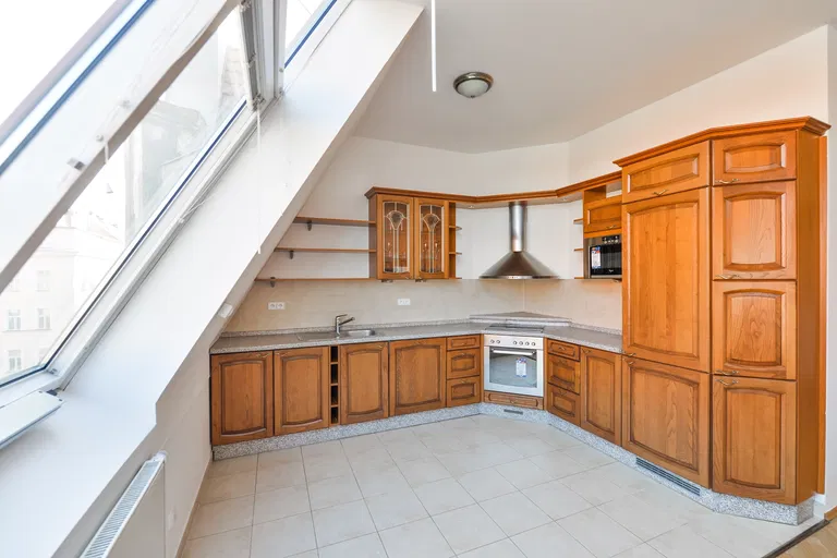 Mánesova, Vinohrady - Praha 2 | Prenájom, Byt, 3-izbový, 134 m²