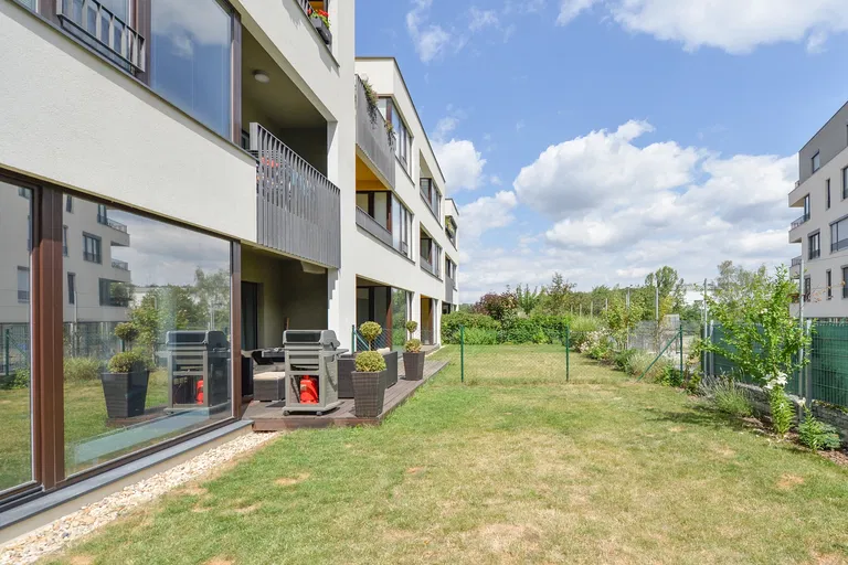 Štolcova, Modřany - Prague 4 | Sale, Apartment, Two-bedroom (3+kk), 75 m²