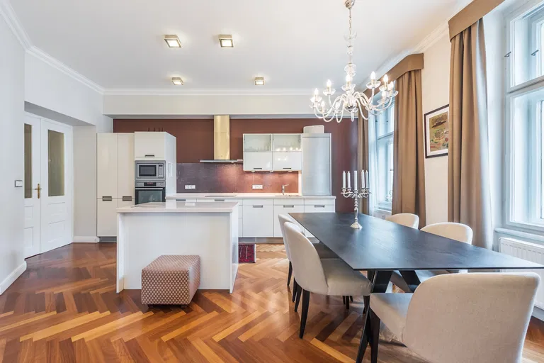 Žitomírská, Vršovice - Prague 10 | Sale, Apartment, Three-bedroom (4+1), 164 m²