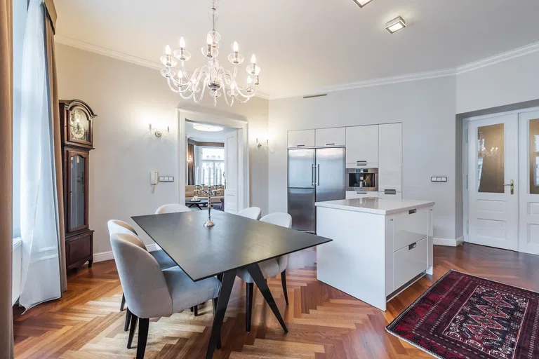 Žitomírská, Vršovice - Prague 10 | Sale, Apartment, Three-bedroom (4+1), 164 m²