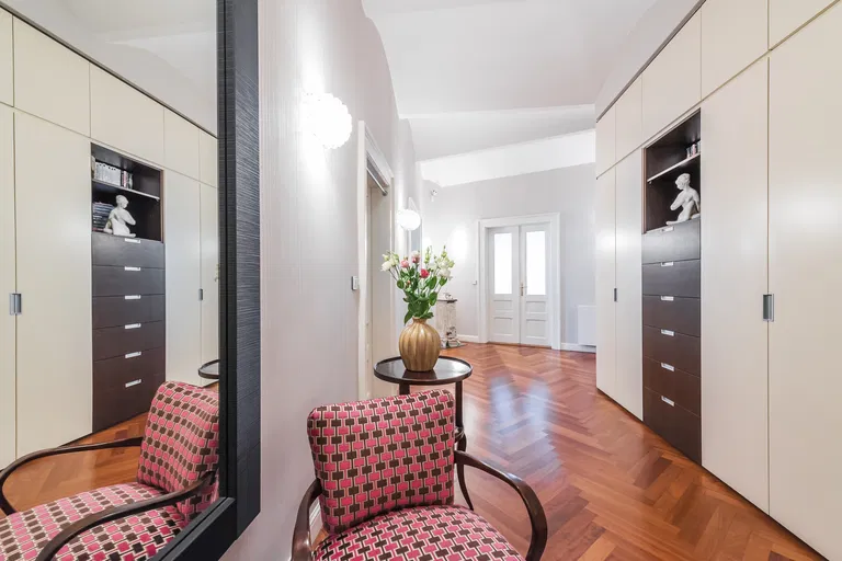 Žitomírská, Vršovice - Prague 10 | Sale, Apartment, Three-bedroom (4+1), 164 m²