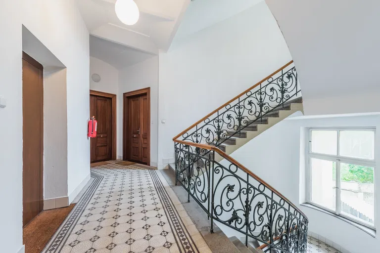 Žitomírská, Vršovice - Prague 10 | Sale, Apartment, Three-bedroom (4+1), 164 m²