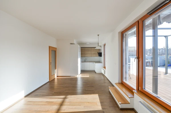 U Hranic, Strašnice - Praha 10 | Pronájem, Byt, 3+kk, 69 m²