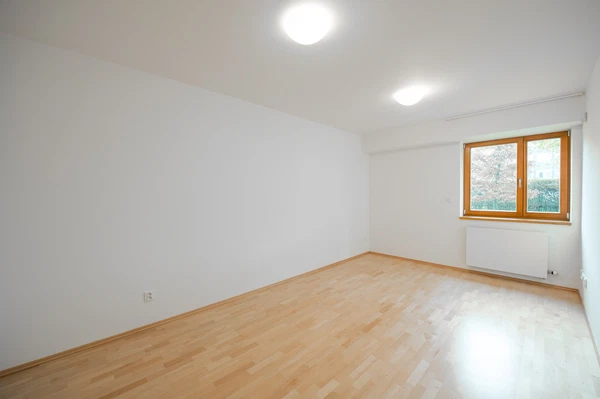 Na Hřebenech II, Podolí - Prague 4 | Rent, Apartment, Three-bedroom (4+kk), 129 m²